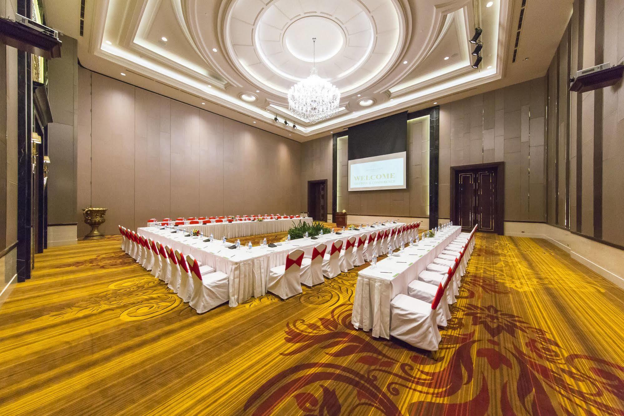Garden City Hotel Phnom Penh Exterior photo